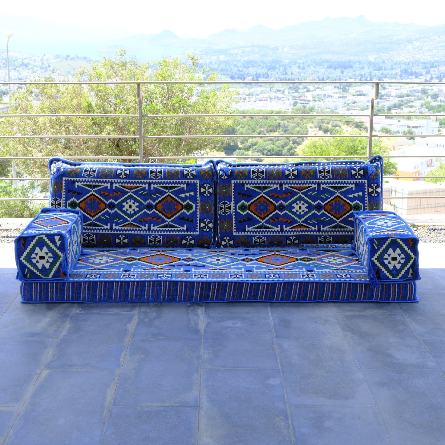 Arabic Style Majlis Floor Sofa – Traditional Low Seating Design