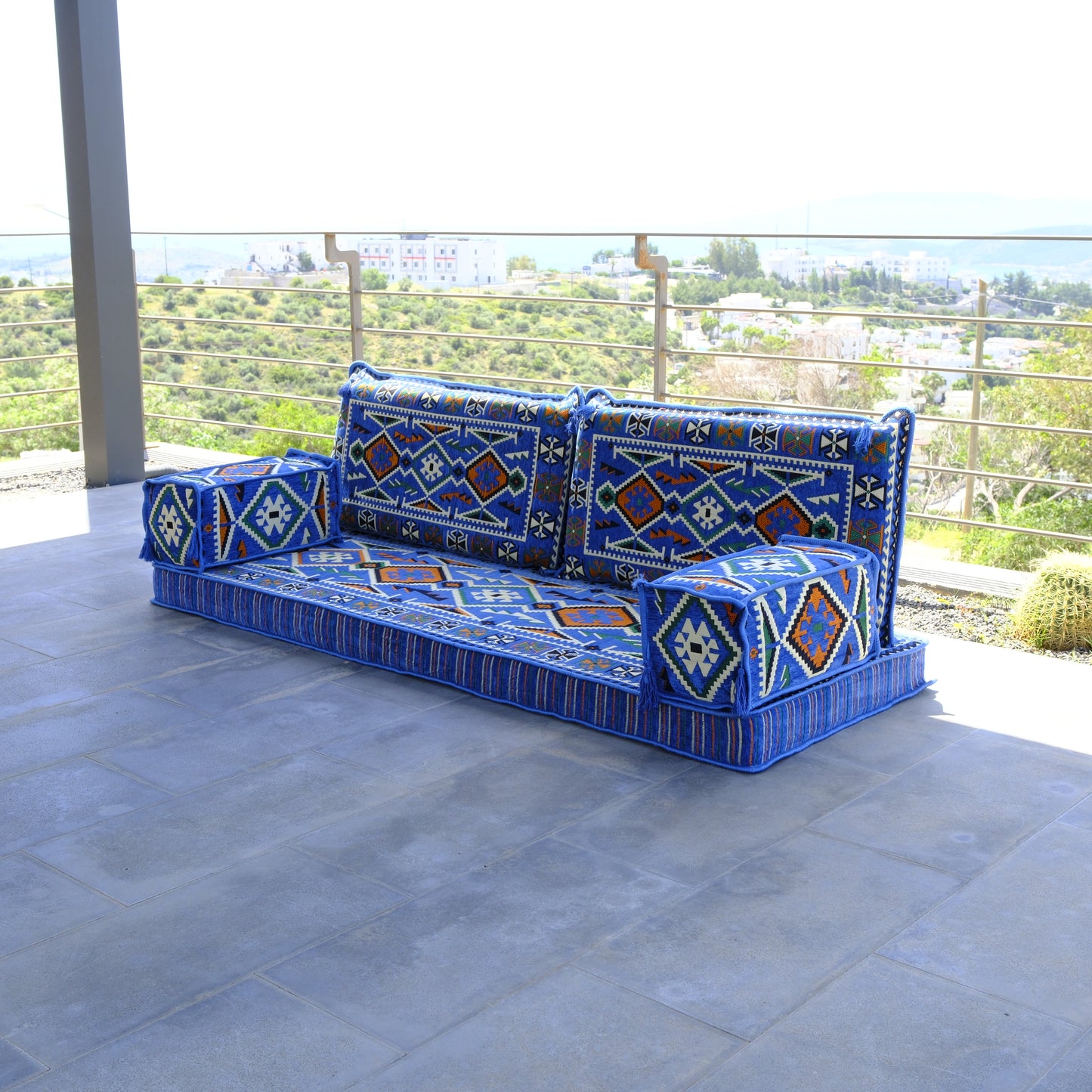 Arabic Style Majlis Floor Sofa – Traditional Low Seating Design